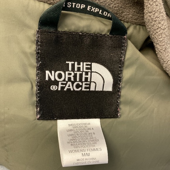 The North Face Women’s Jacket Waterproof HyVent size Medium GREAT condition - Picture 14 of 16